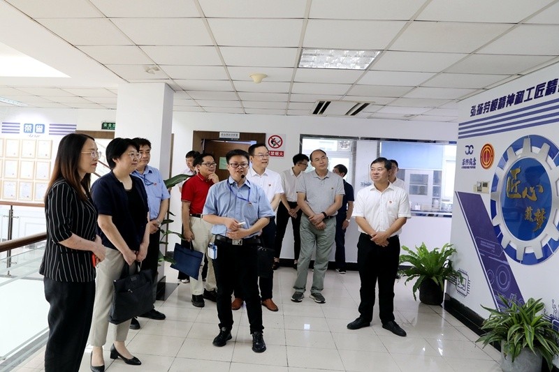 2020年7月14日，时任浙江省总工会党组成员、副主席张卫华一行莅临ROYAL皇家88纸业调研推进新时代产业工人队伍建设改革工作
